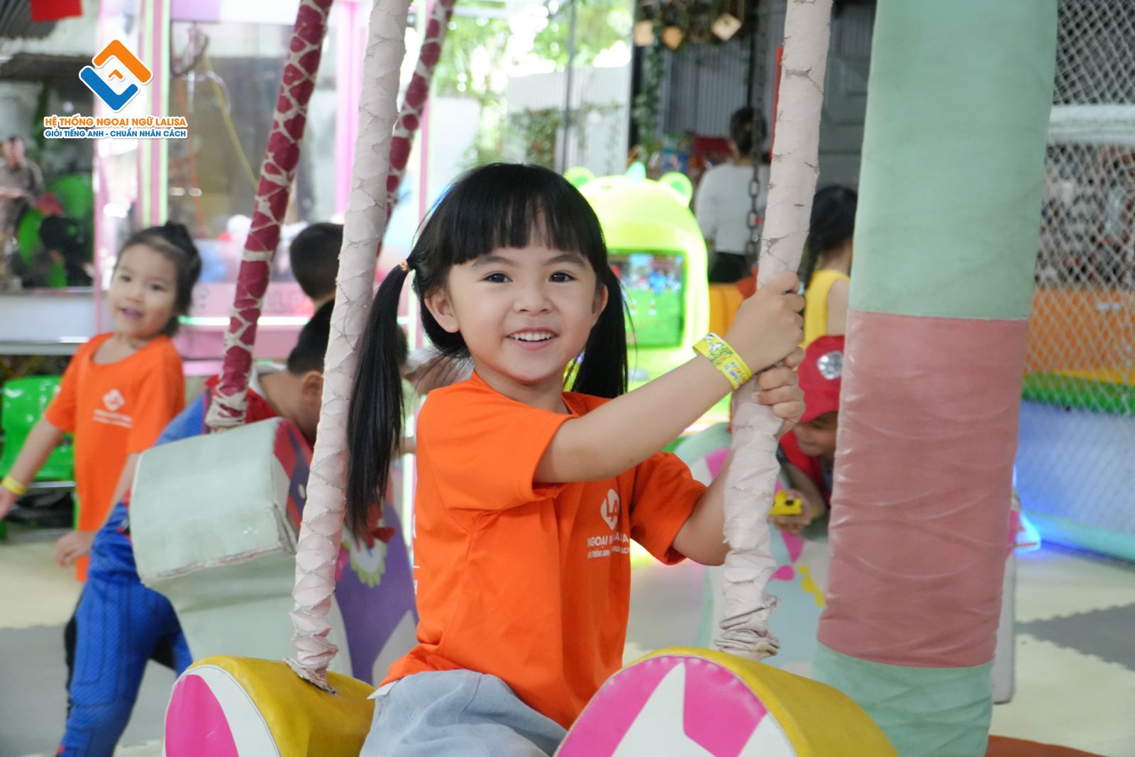Có nên cho trẻ học tiếng Anh từ 2,5 tuổi?